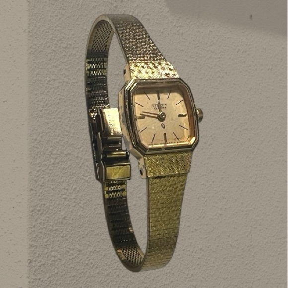 True Vintage Citizen Ladies Gold-Tone Dress Watch 60s-70s Japanese Made As Is - Picture 3 of 6